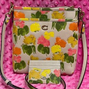 Coach Kitt Floral bag, like new and matching card holder